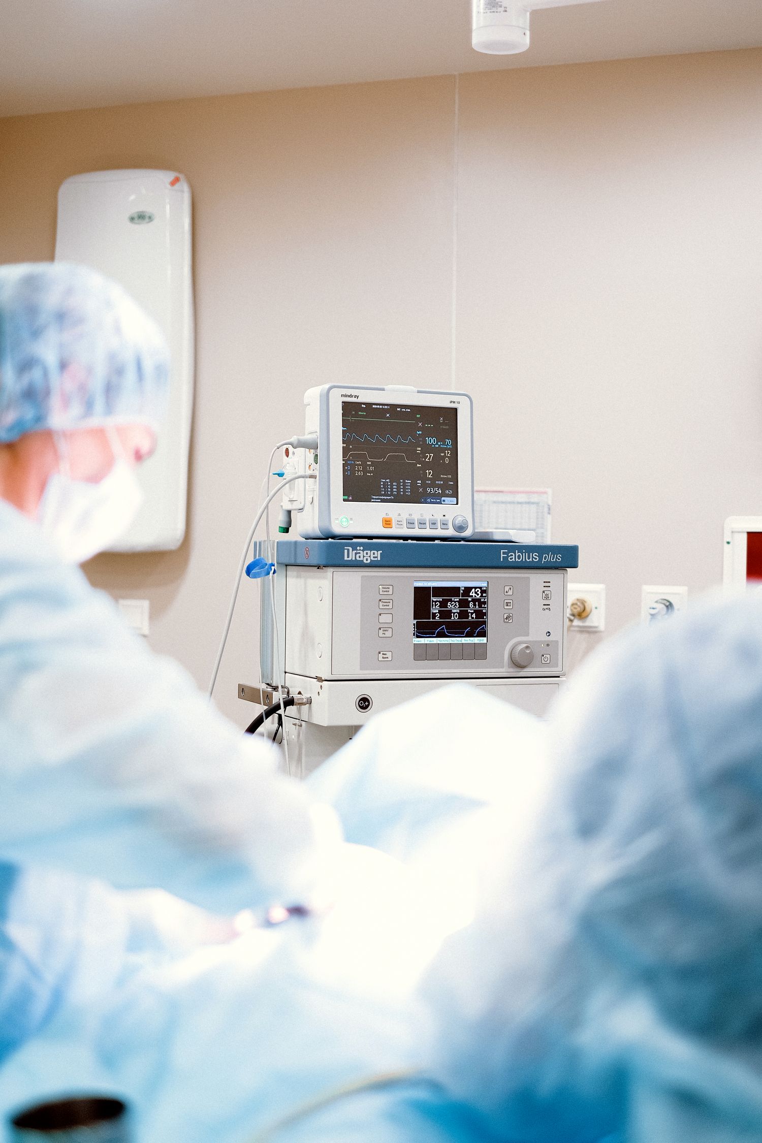 Physiologic monitoring equipment in a clinical environment